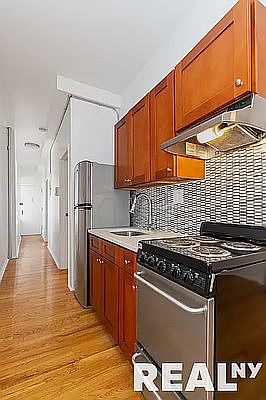 2nd image of 284 Mulberry St #21