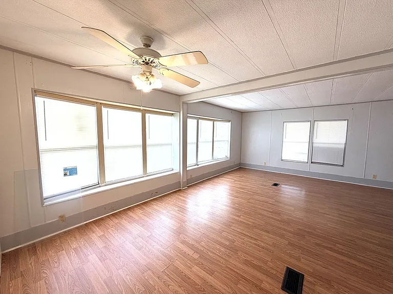 106 Gaslight Ave — Photo 8