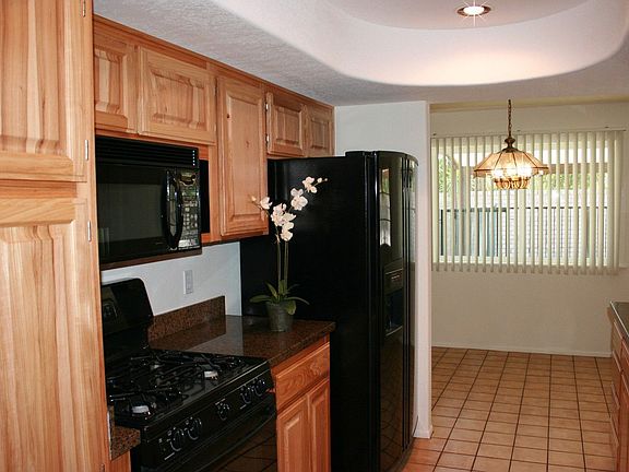 5th image of 10837 N 37th Pl