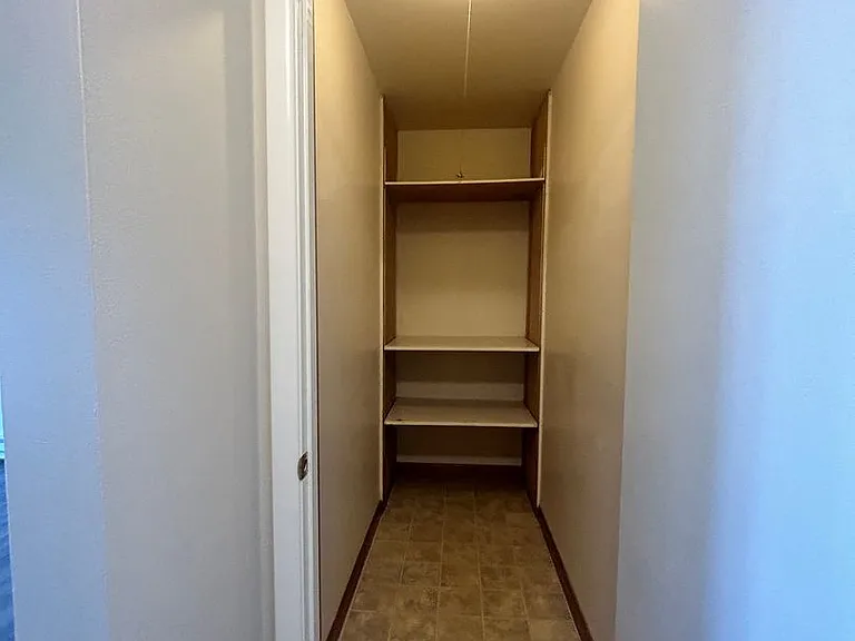 1806 E Fourth Plain Blvd — Photo 10