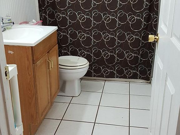 3rd image of 4602 Orchid Ln