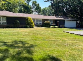 315 N 10th St, Clinton, IA 52732