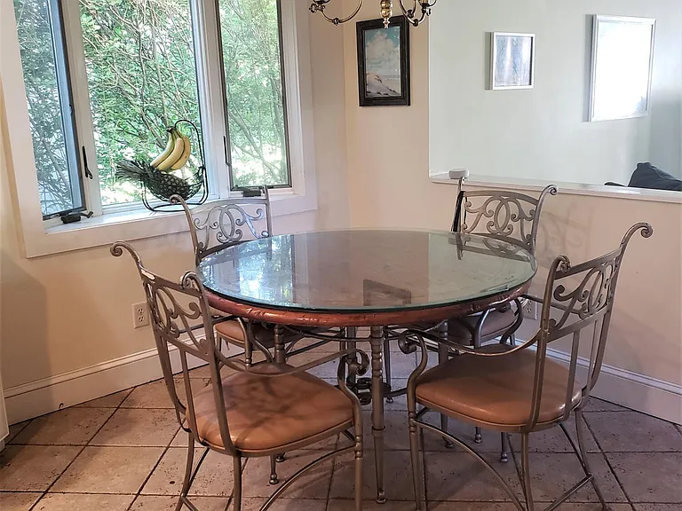 407 Chicago Blvd — Photo 11