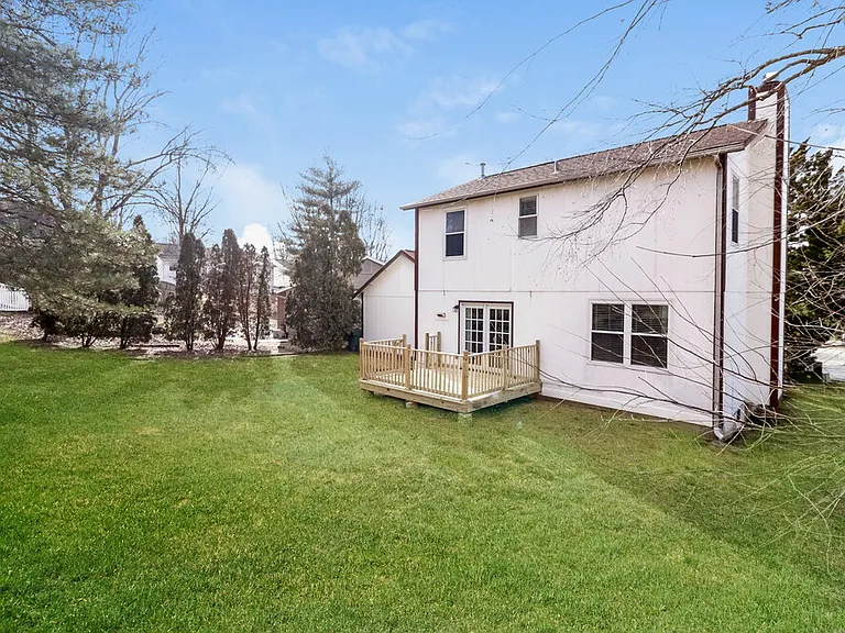 17 Hollow Tree Ct — Photo 21