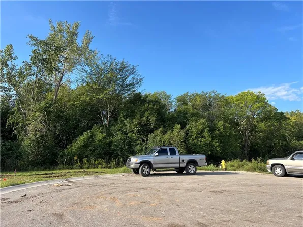 220 Melinda Dr, Kearney, MO 64060