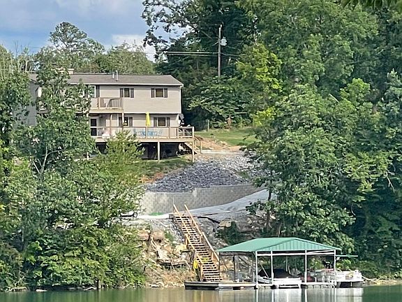 2nd image of 122 Circle Point Dr