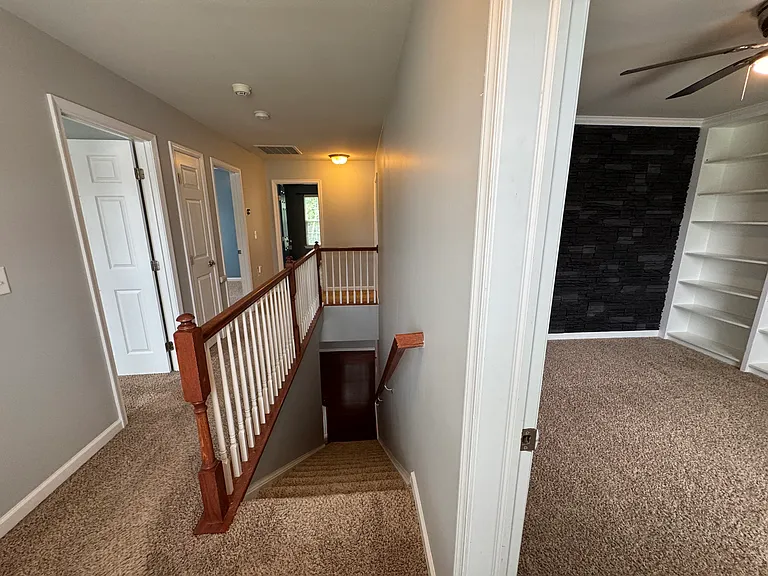 624 Leonard Ln — Photo 13