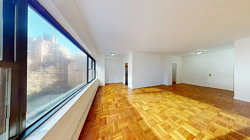 412 E 55th St Photo 1