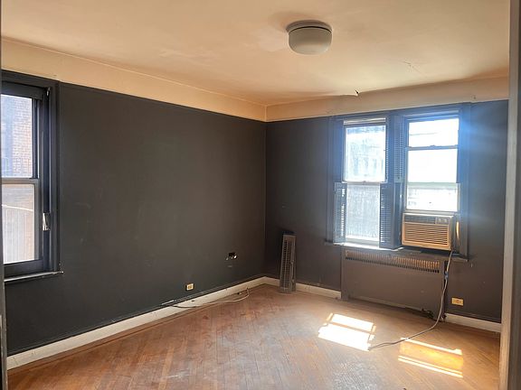 3rd image of 680 W 204th St APT 4E
