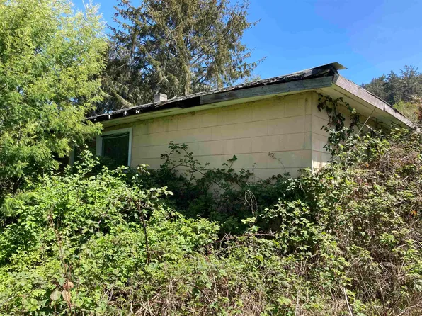 140 Maranda Ln, Smith River, CA 95567