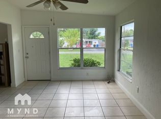 7563 Meadowlawn Dr N, Saint Petersburg, FL 33702