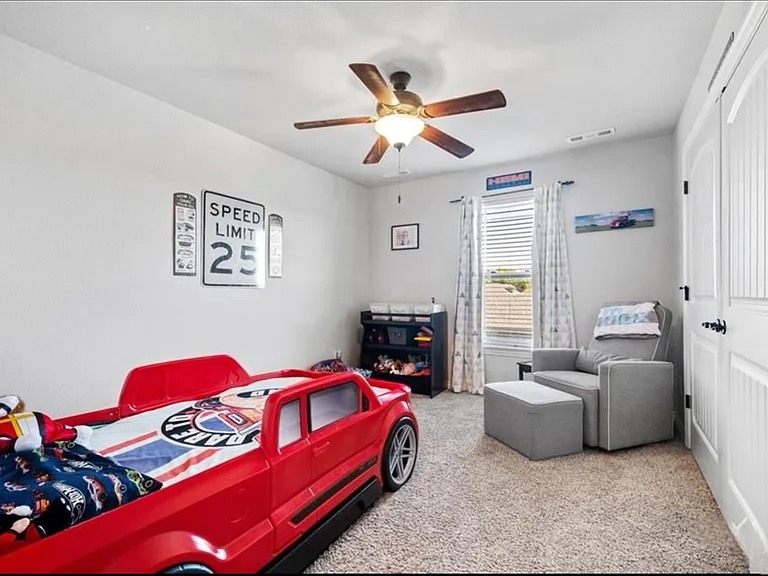 910 Hancock St — Photo 15