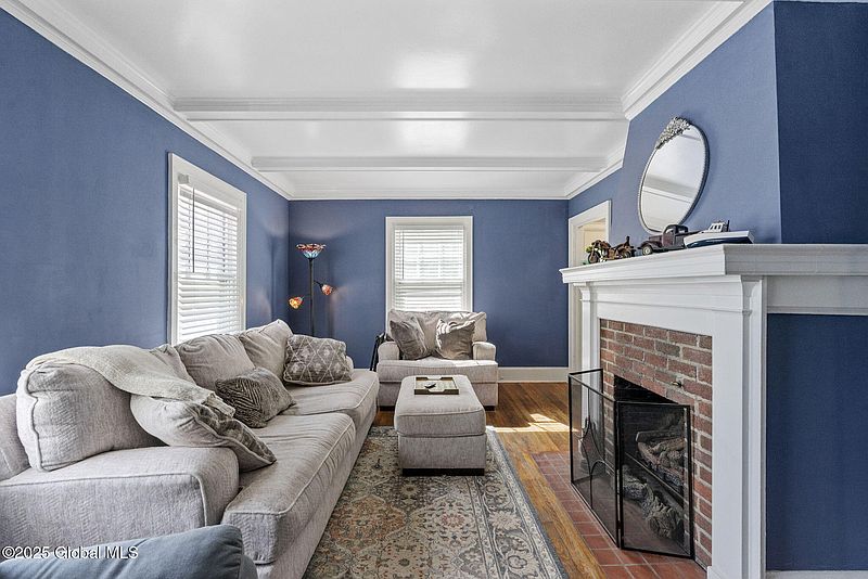 4th image of 106 Perkins Street