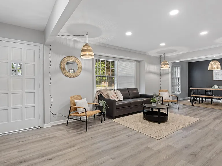9305 Lamar Ave — Photo 4