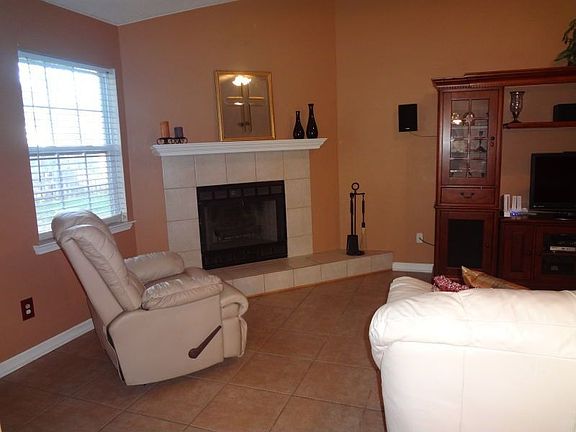 3rd image of 119 Zachary Dr