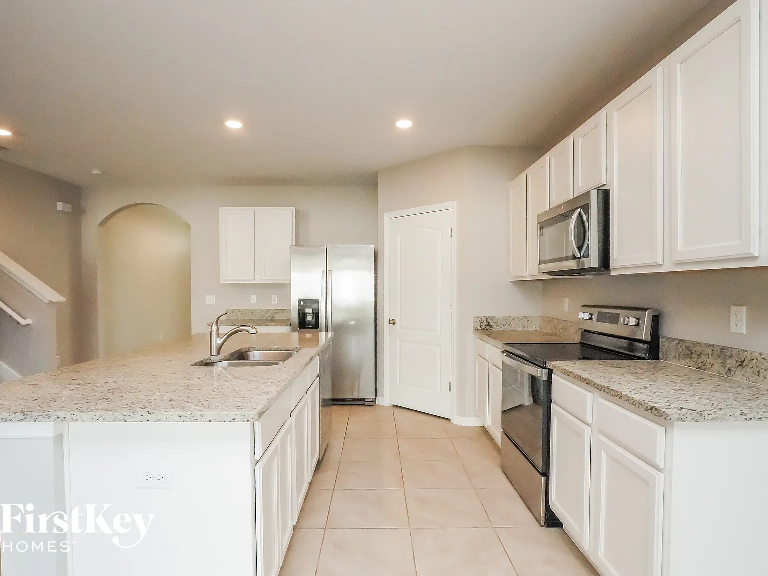5 bed, 3.0 bath, 2674 sqft, $2,835 — Photo 3