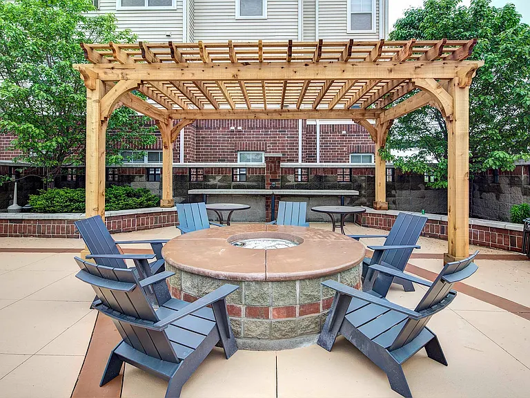 308_University Commons_Exterior_Fire Place_01_web