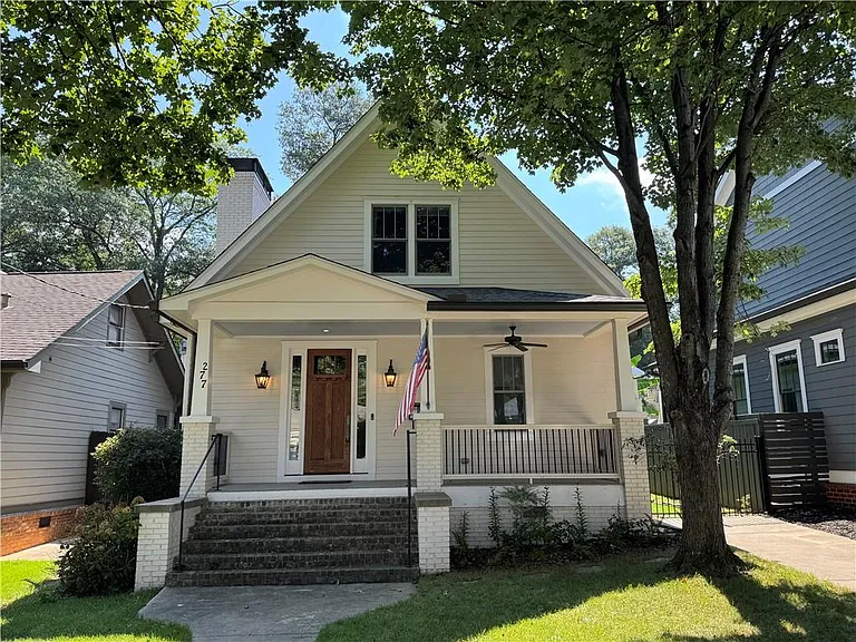 277 Prospect Pl NE — Photo 1