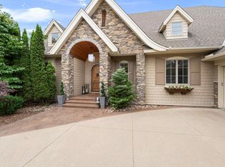 9530 Sky Ln, Eden Prairie, MN 55347