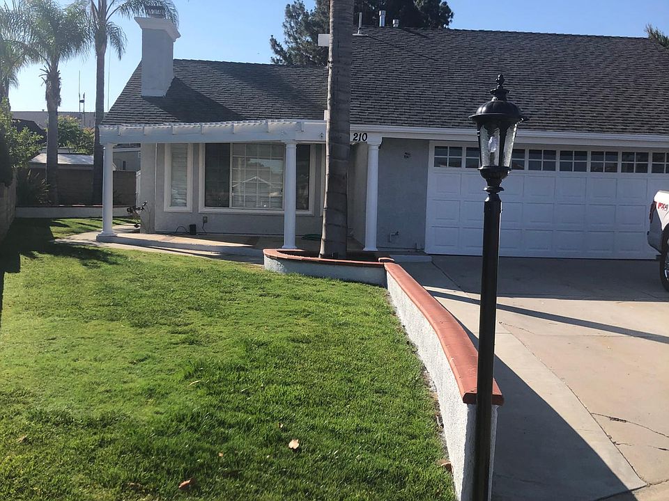 1st image of 210 N Paseo Picaro