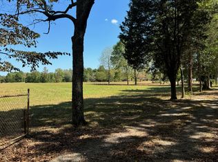 900 Capps Rd, Mc Ewen, TN 37101