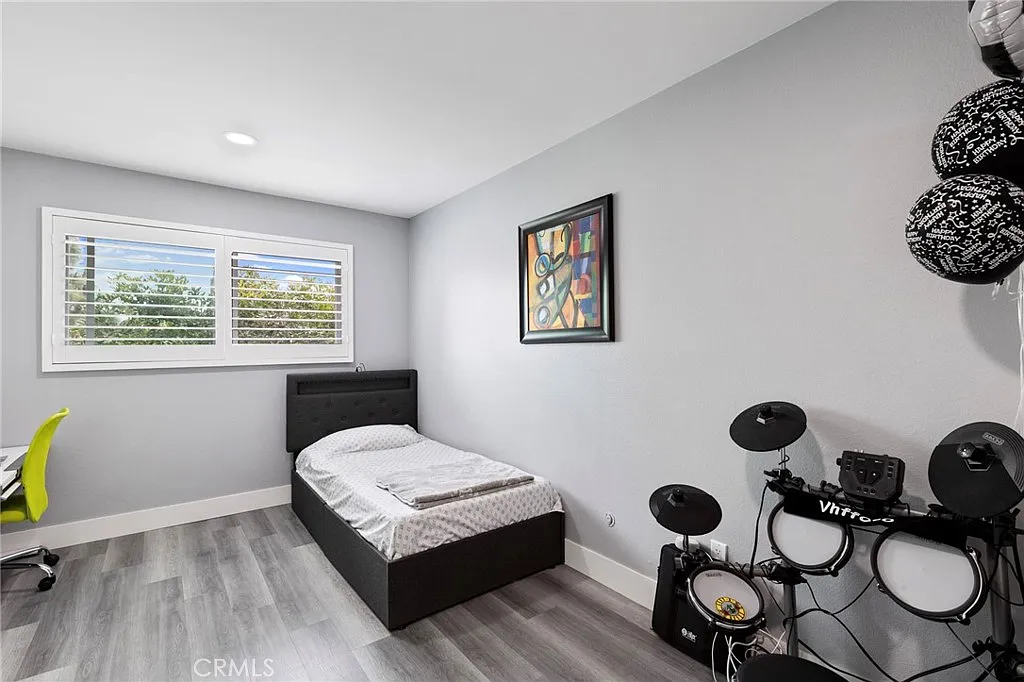 3 bed, 1315 sqft, $1,350 — Photo 4