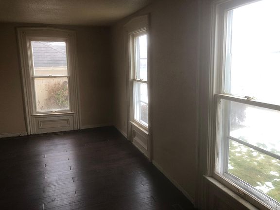 3rd image of 539 W 6th St #1