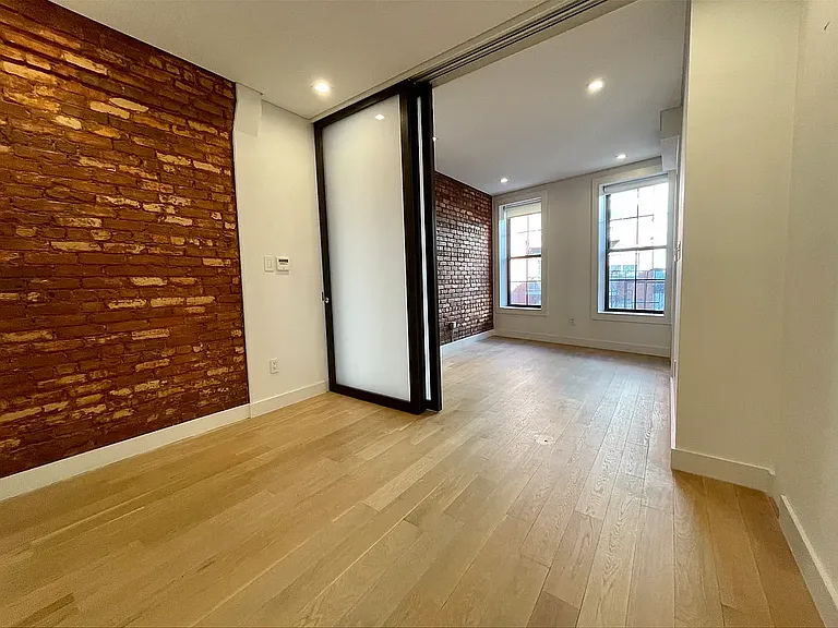 26 Prince St #11 — Photo 3