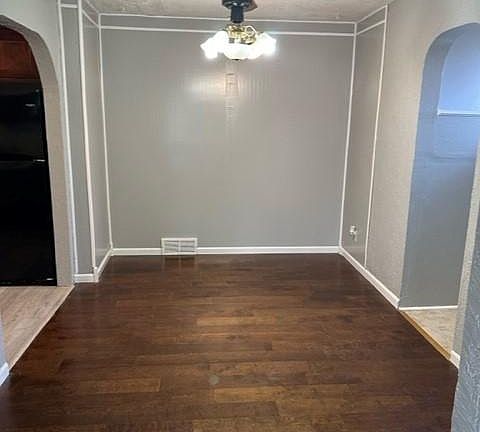 3rd image of 6834 Brower Ct