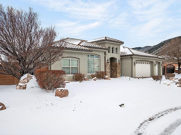 3rd image of 1055 E Mill Hollow Way