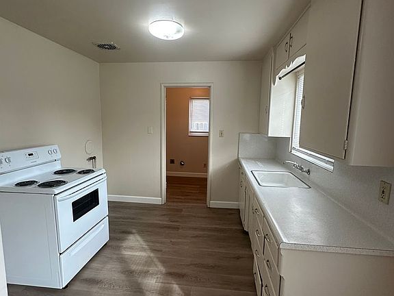 5th image of 408 E Fairmont Ave