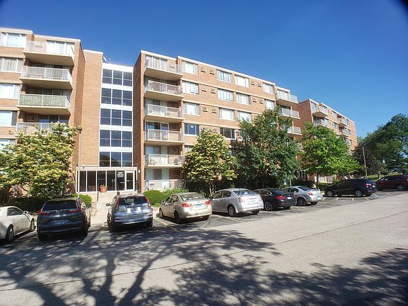 3rd image of 2201 S Stewart Ave APT 1K