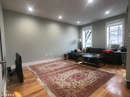 Rented by Sterea Agency | media 36