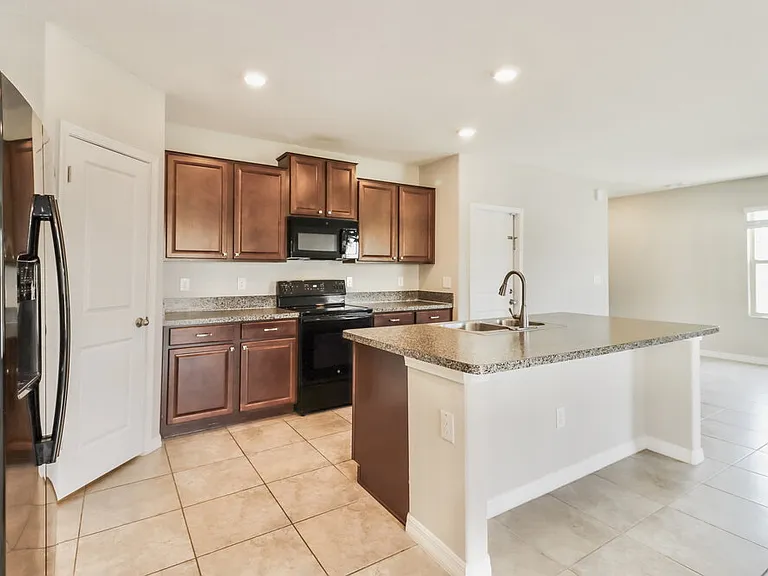 10153 Golden Wonder Ln — Photo 7