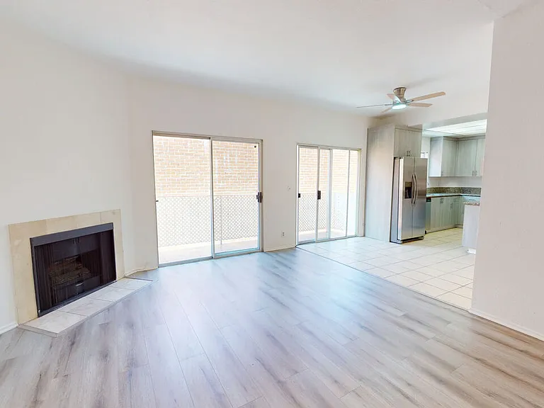 5135 Zelzah Ave #100 — Photo 11