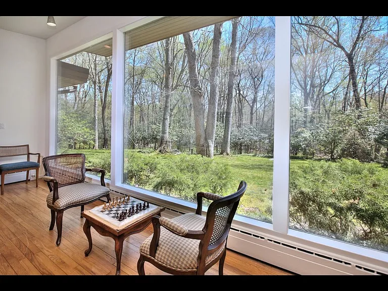 208 Bayberry Ln — Photo 7