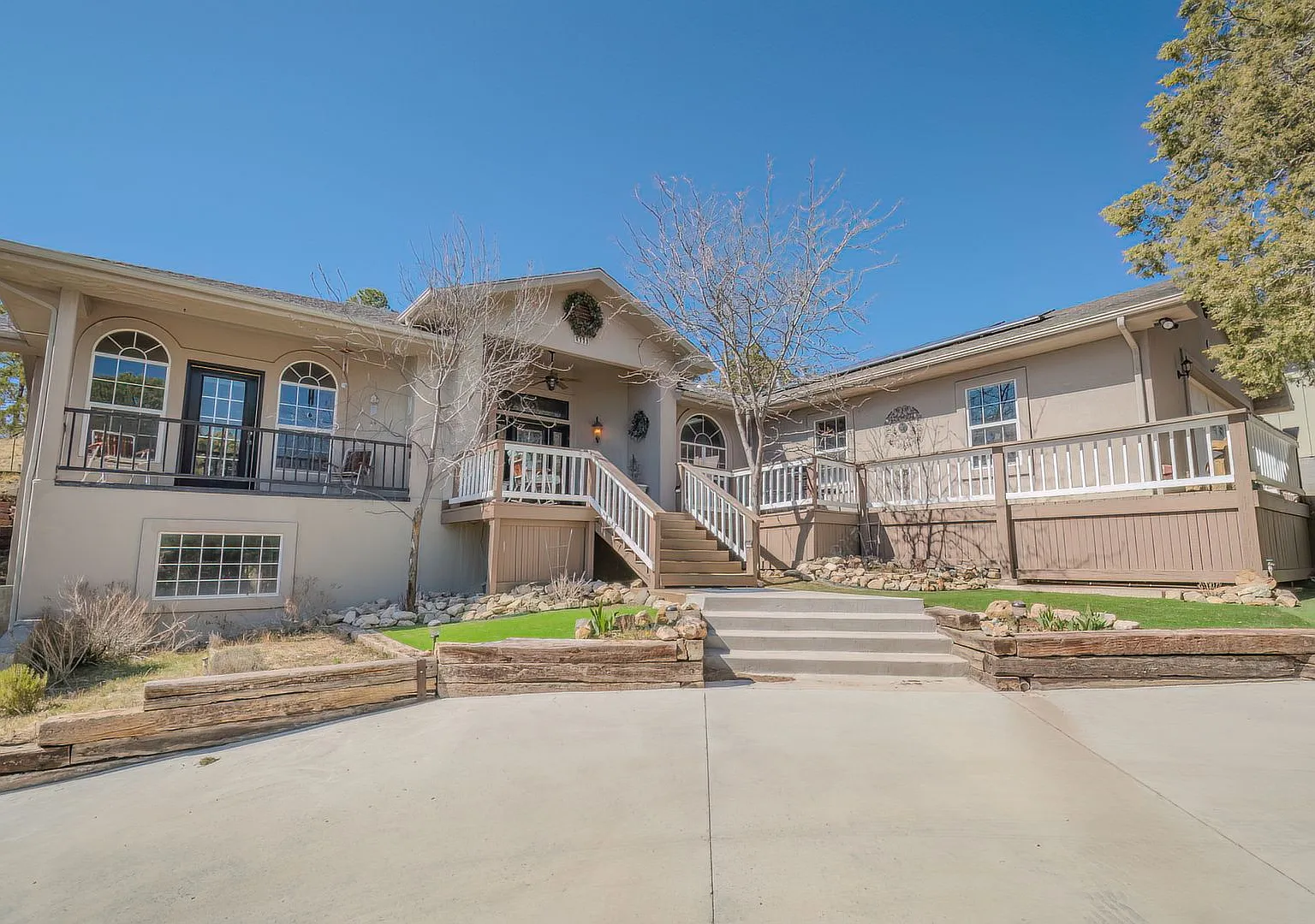 Spacious Single Level Four Bedroom Home In Gated Community — Photo 1