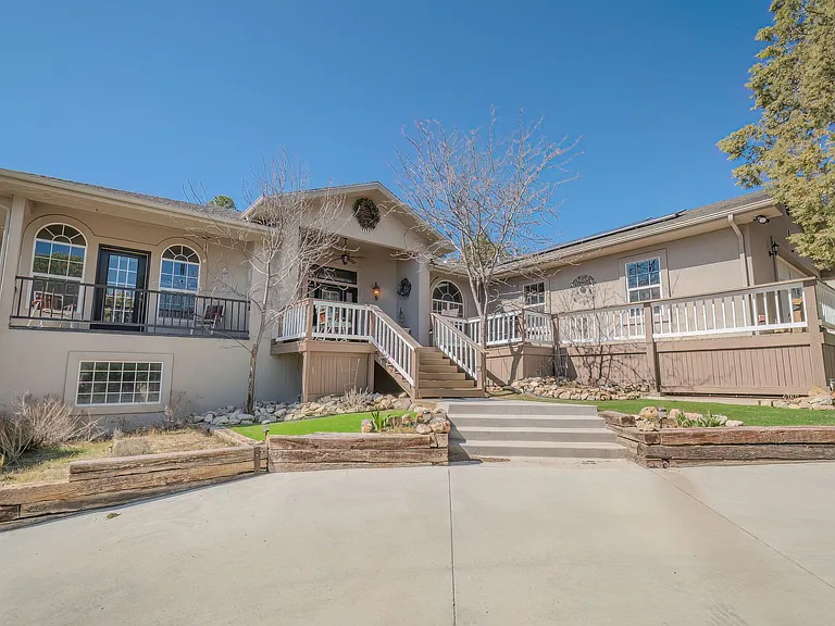 111 Coker Ln — Photo 1