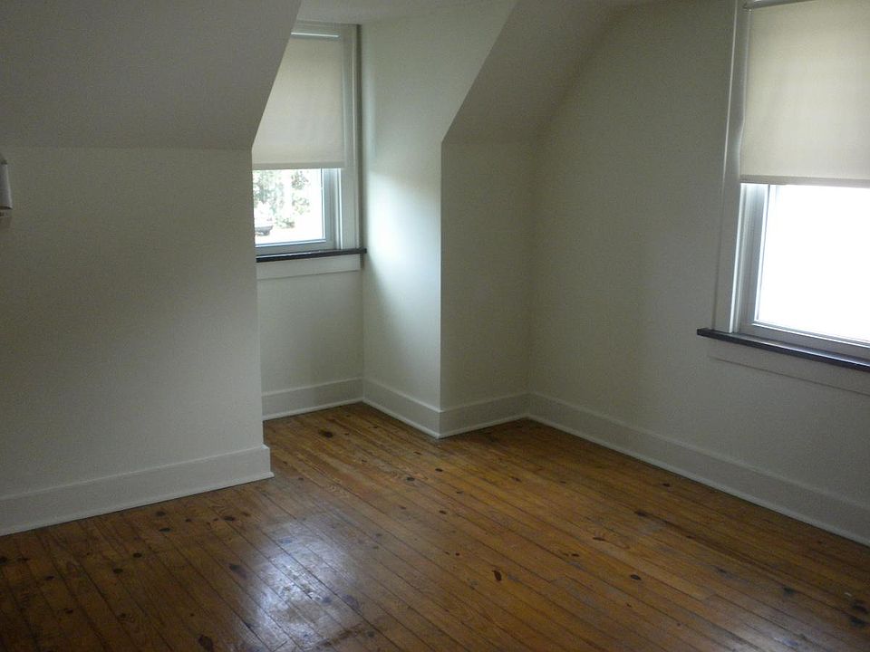 2nd floor bedroom