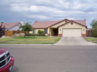 686 Marin Dr, Lemoore, CA 93245