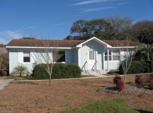 122 Live Oak St #A, Emerald Isle, NC 28594