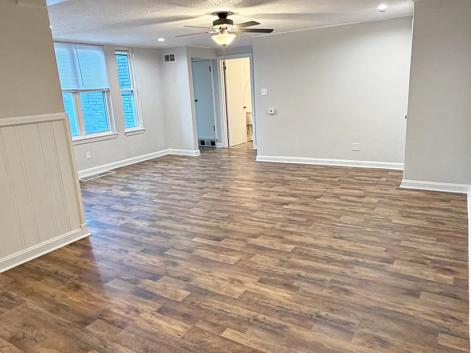405 Linden Cir — Photo 4