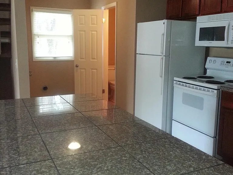 4320 Edison Cir — Photo 5