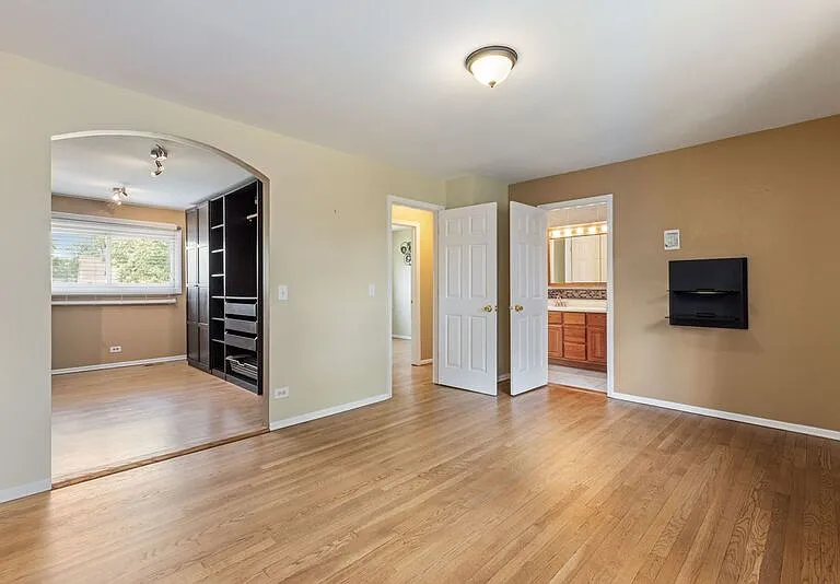 1003 S Finley Rd — Photo 12