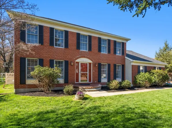 7 Farm Pond Ln, Franklin, MA 02038