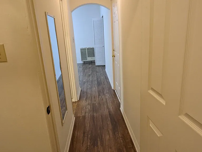 208 N La Peer Dr #7 — Photo 12