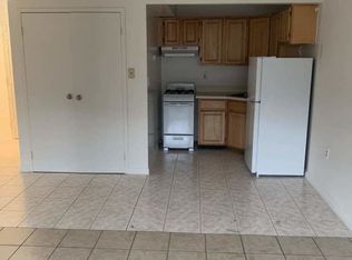 3034 31st St APT 4A, Astoria, NY 11102