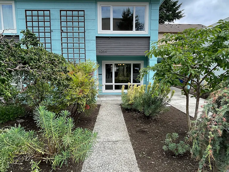 8254 20th Ave NE — Photo 3