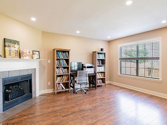 4th image of 24242 Raynagua Blvd