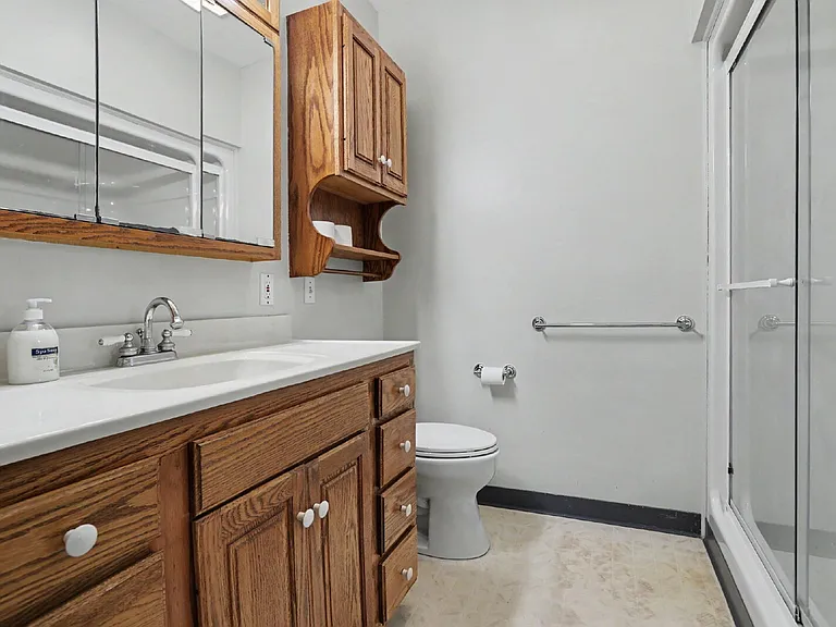 5050 Maple Grove Rd — Photo 22